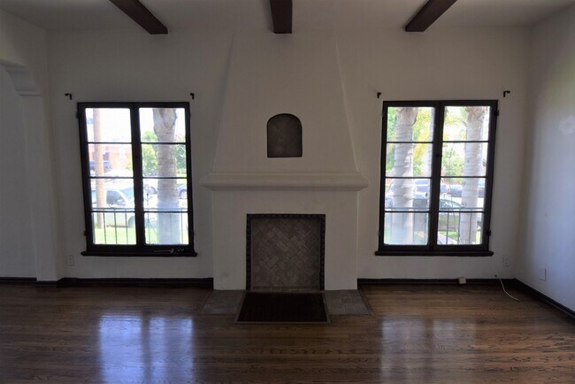 Foto del edificio - 1417 S Crescent Heights Blvd