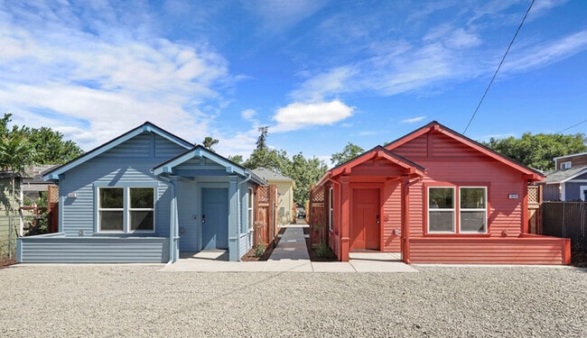 Photo - Beautifully Built 2/1 in North Oak Park Close to UC Davis + McGeorge Law School! House