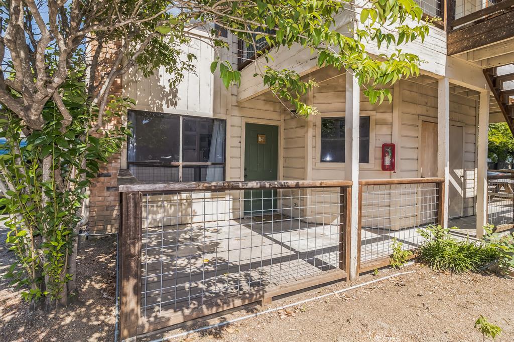Primary Photo - 421 W San Antonio St