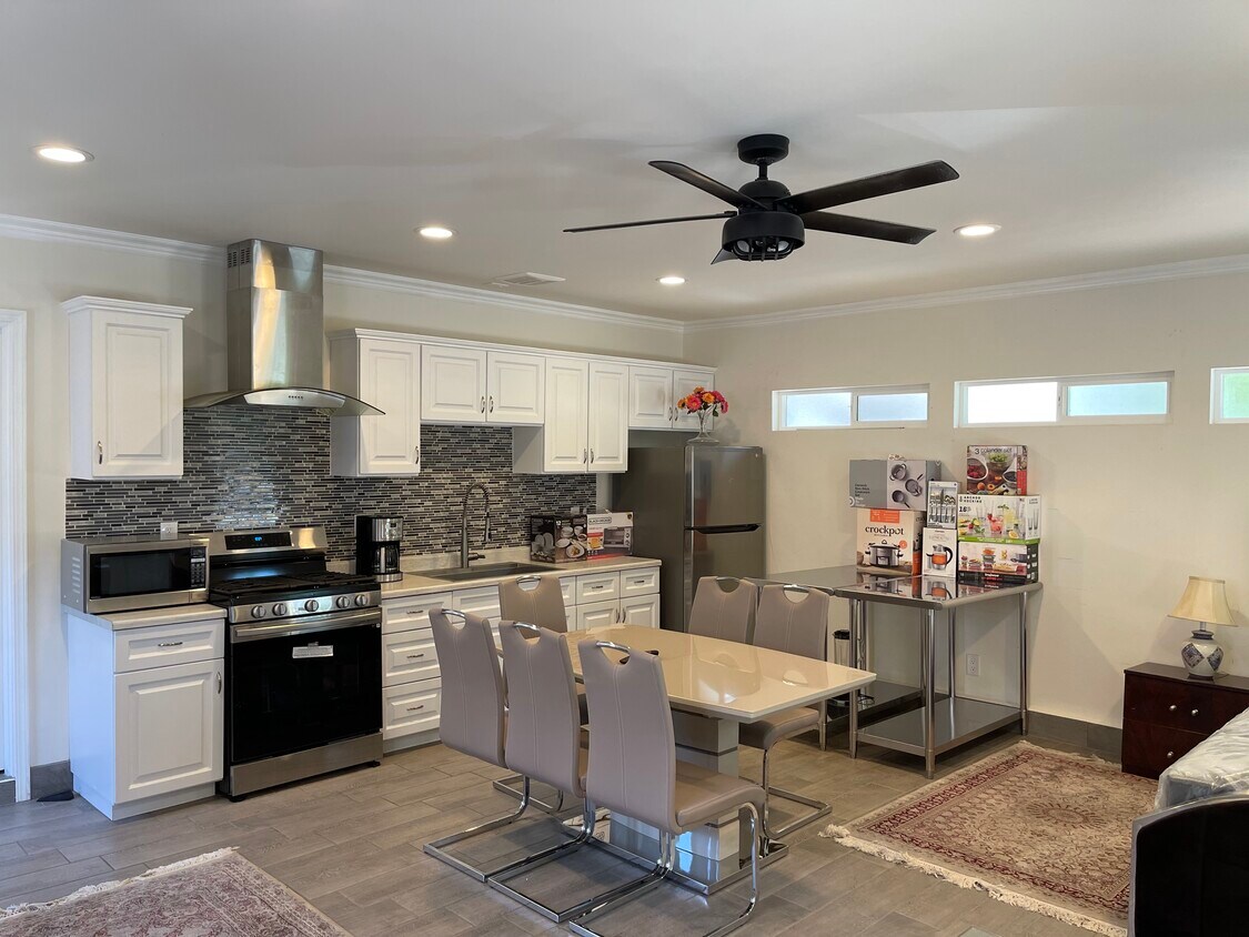 Foto principal - 20227 Leadwell St