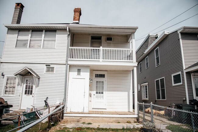 Building Photo - 33 E Gramby St