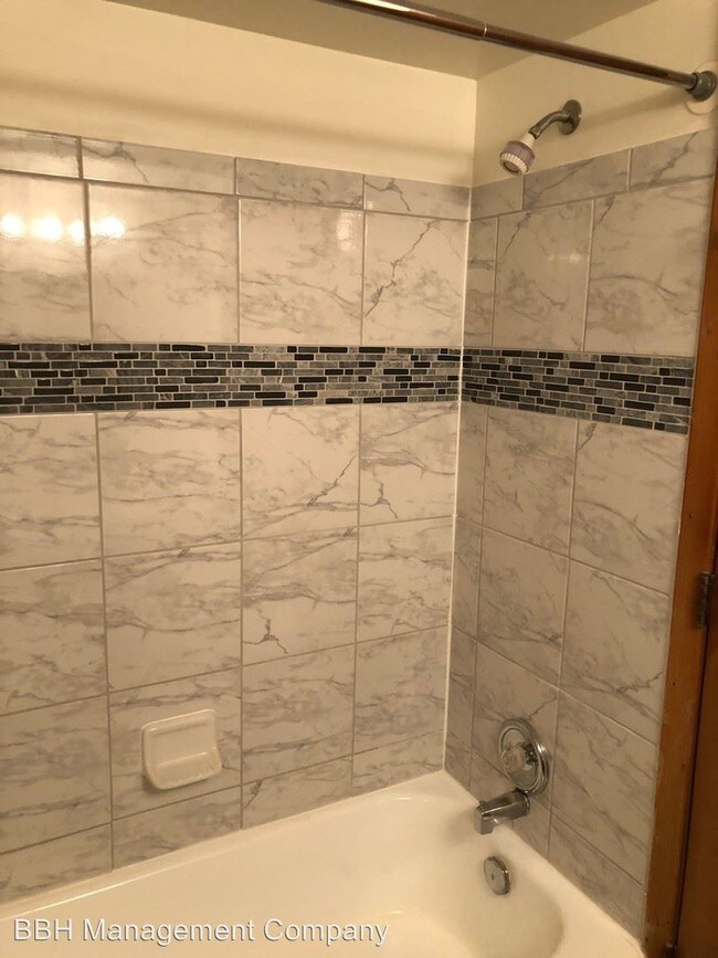 Foto del edificio - 2 br, 1 bath Apartment - 1207 Danforth Street