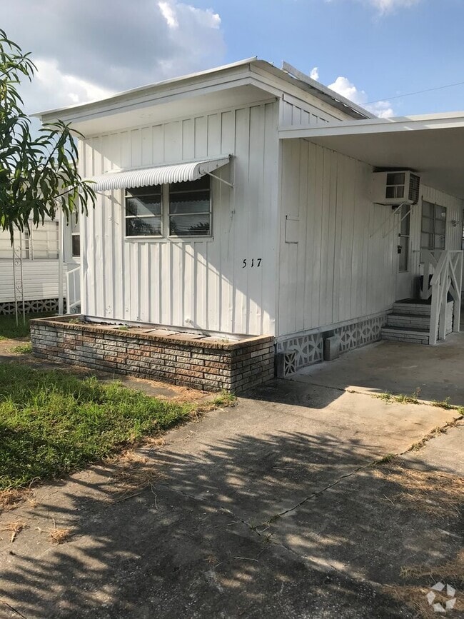 Building Photo - 517 51st Ave Dr W