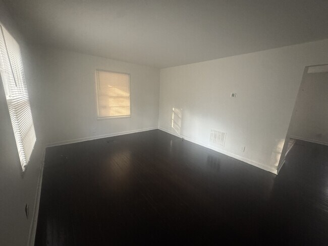 Foto del edificio - 324 Banberry Dr SE