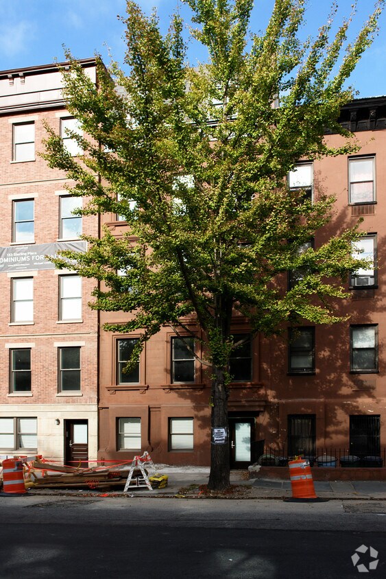 Foto del edificio - 22 7th Ave