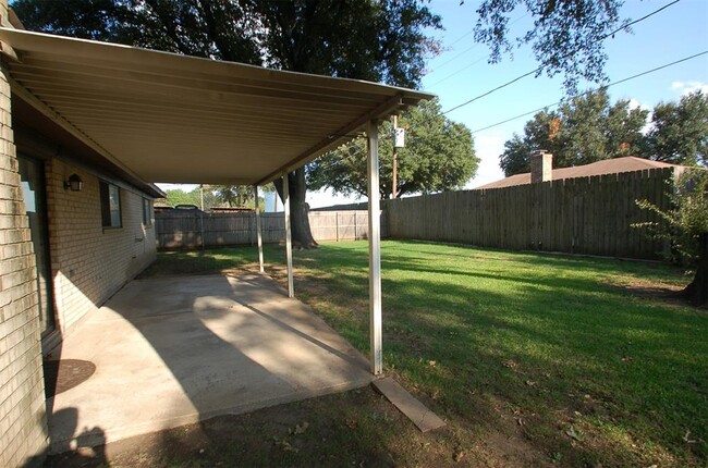 Building Photo - 1804 Mulberry Dr