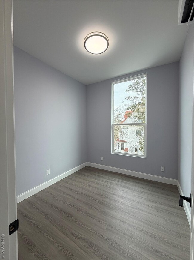 Foto del edificio - 222 Primrose Ave