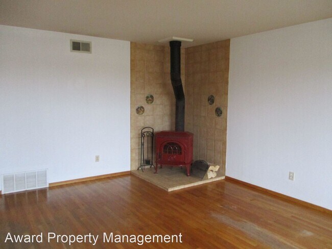 Building Photo - 3 br, 2 bath House - 7493 Bagdad St