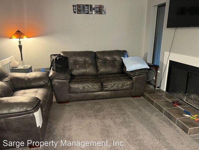 Building Photo - 2 br, 1 bath House - 9310 S Lake Ridge Dr ...
