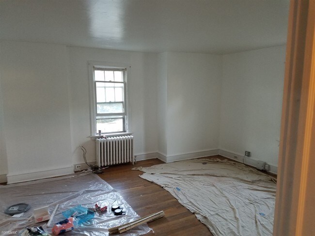 Building Photo - 423 Parkway Ave
