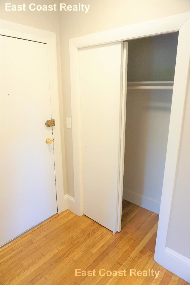 Foto del edificio - 1455 Beacon St