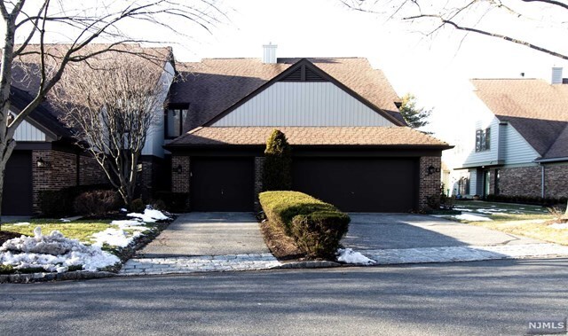 Primary Photo - 20 Meadowview Ct