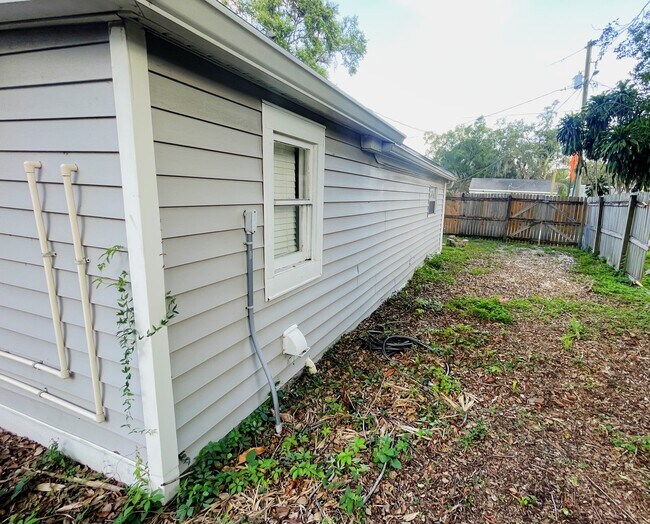 Building Photo - 6602 N 9th St