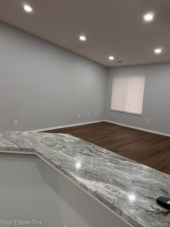 Foto del edificio - 6540 Ridgefield Cir