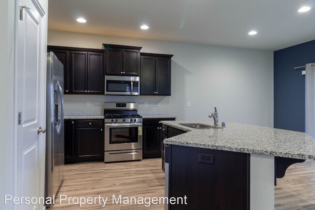 Building Photo - 3 br, 2.5 bath House - 2727 S White Salmon DR
