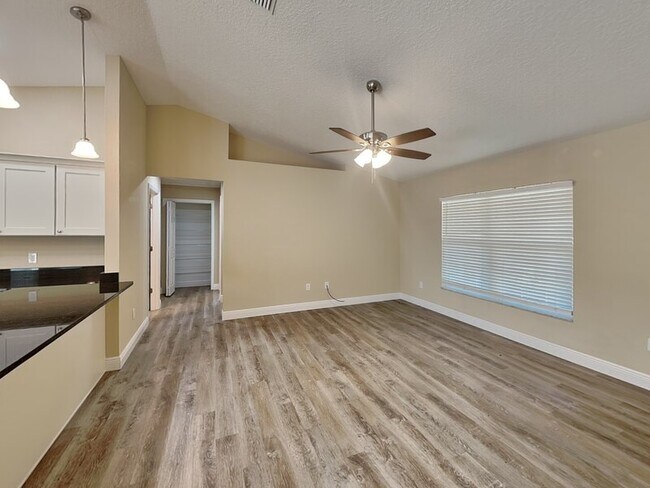 Foto del edificio - 9139 N Paradisea Dr