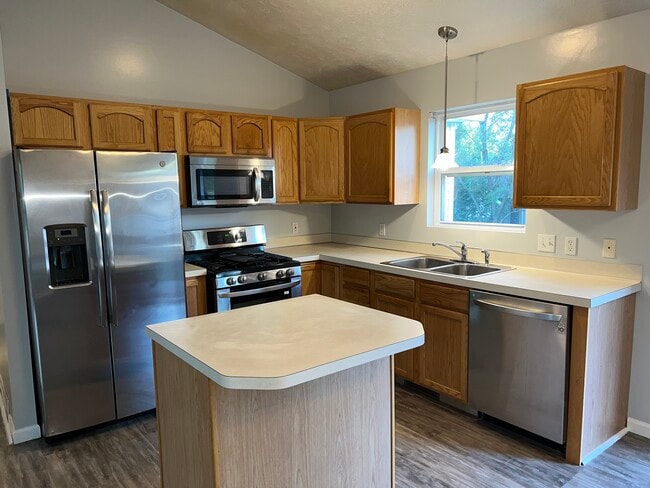 Building Photo - 80 Haras Ct SW