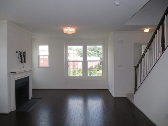 Foto del edificio - Gorgeous 3 Bedroom EOG Townhome in Gaither...