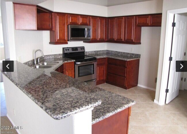 Foto del edificio - 1690 E Gary Dr