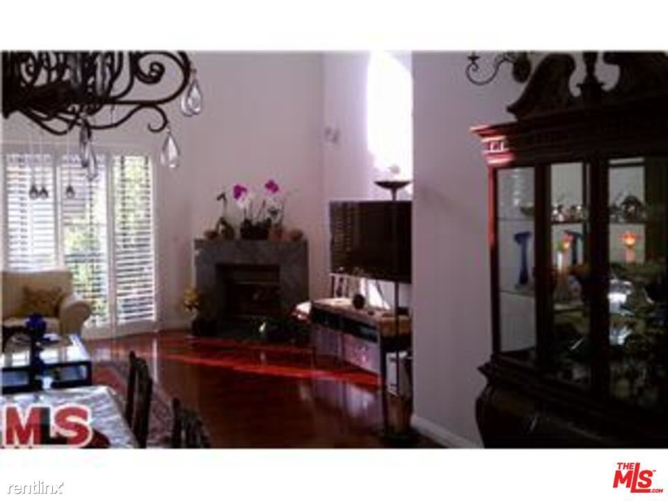 Primary Photo - 10620 Eastborne Ave
