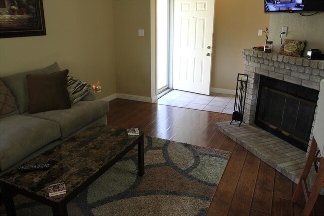 Building Photo - 805 Brook Meadow Trl