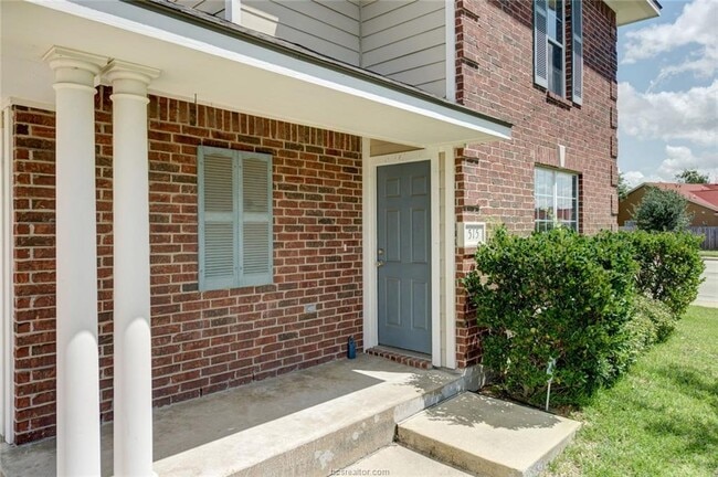 Building Photo - 515 Nelson Ln