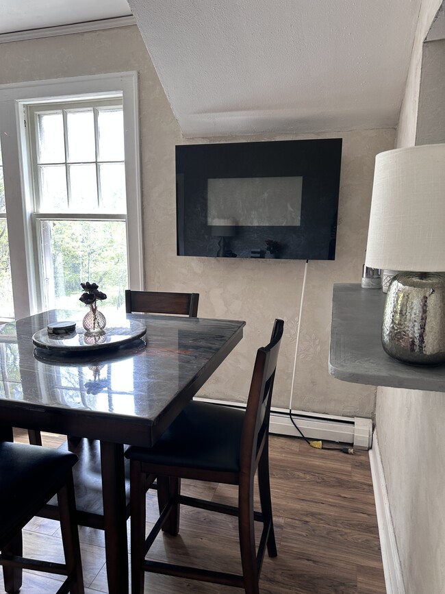 Building Photo - 3901 1/2 Greysolon Rd