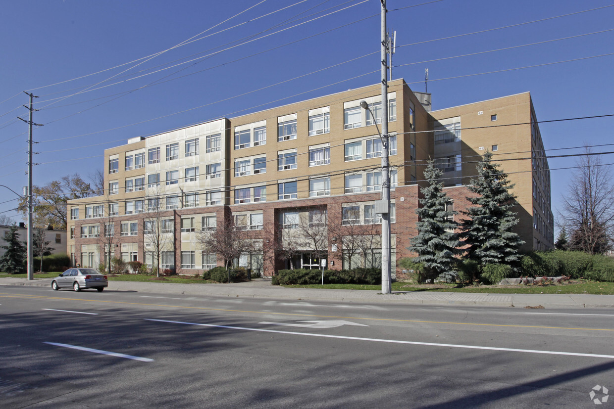 Building Photo - Lakeside Court