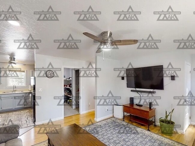 Foto del edificio - Beautiful Moose Creek Residence | 2 Beds, 1 Bath, Garage, and Heat Included