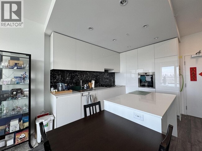Building Photo - 4650 Brentwood Blvd