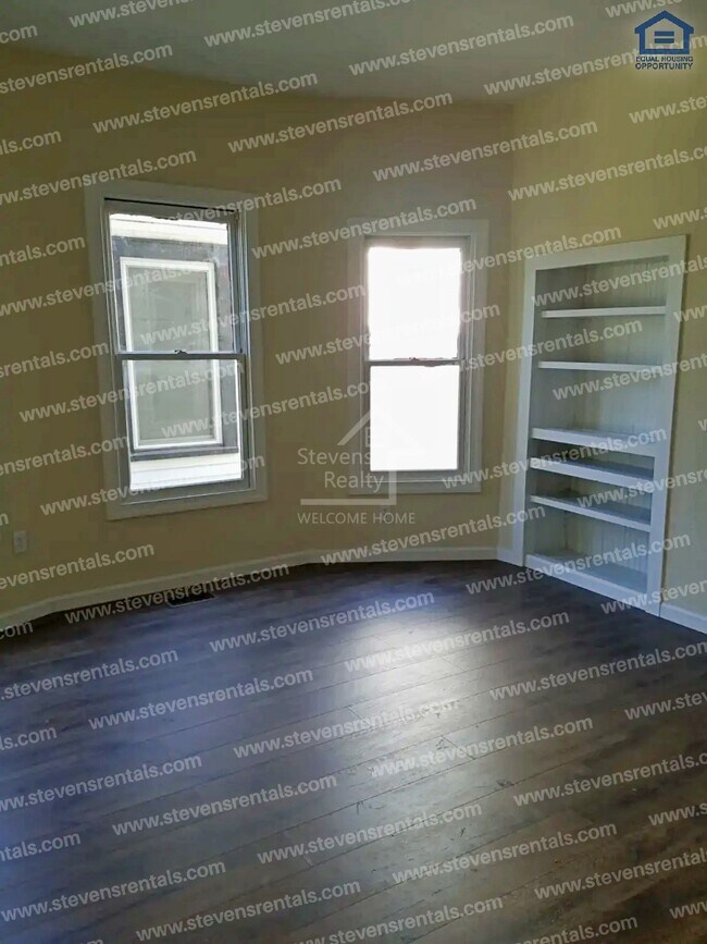 Building Photo - 2315 Wilson Ave