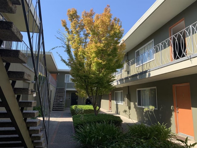 Building Photo - 316 Alida Way