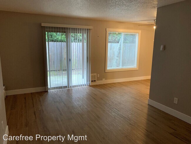 Building Photo - 6332-6366 SW Beaverton Hillsdale Hwy
