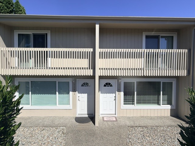 Duplex Townhouse Front - 21414 5th Pl S (Des Moines, WA) Townhome