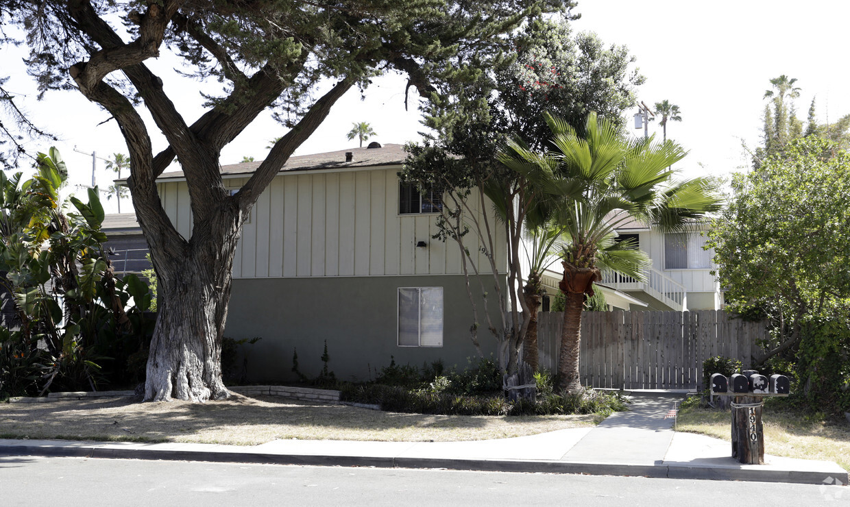 Primary Photo - Ocean Palms Apartments