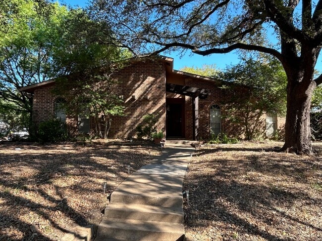 Building Photo - 1801 Haymeadow