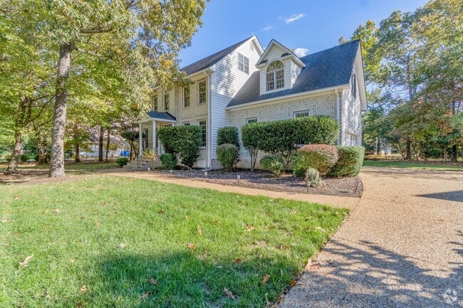 12513 Inverness Dr