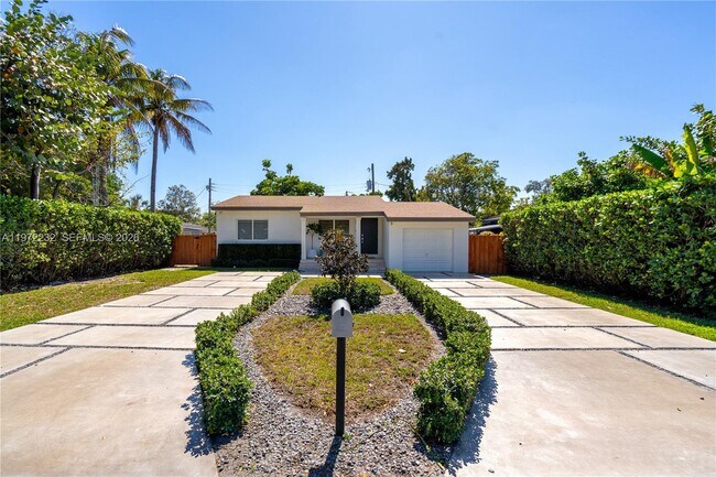 Building Photo - 6376 SW 20th St