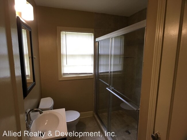 Building Photo - 2 br, 1 bath House - 124 Orange Street