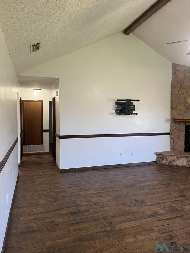 Building Photo - 1712 Windsor Way