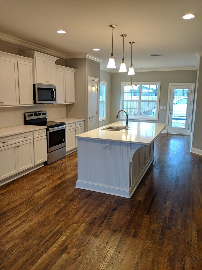 Foto del edificio - Home For Lease - Convenient Commute to Greater Nashville Area
