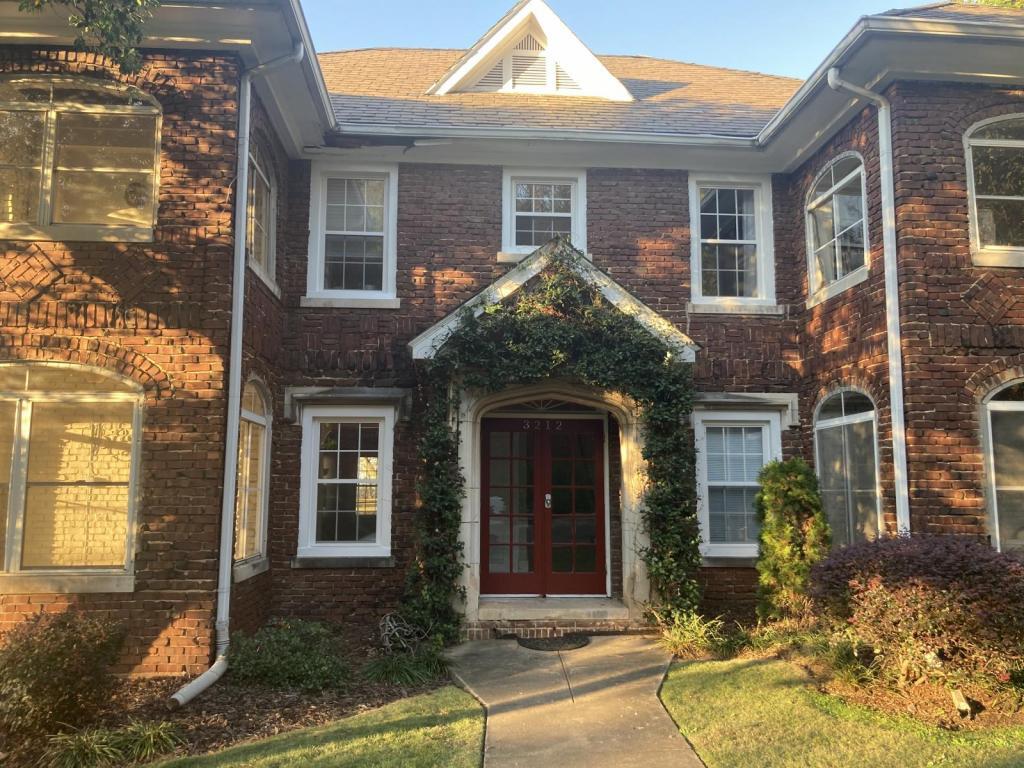 Foto principal - 3212 Pawnee Ave. S