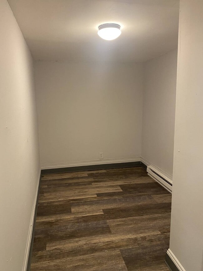 Building Photo - 516 4th St