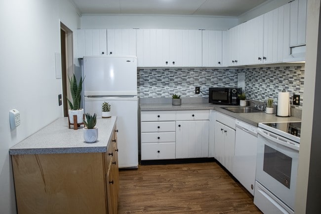 Building Photo - 3405 Charlemagne Cir