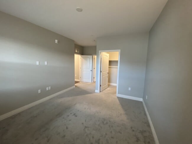 Building Photo - Newly Built Condo in the Side Creek Neighborhood!