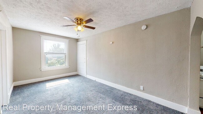 Foto del edificio - 1 br, 1 bath Apartment - 316 E 15th Street...