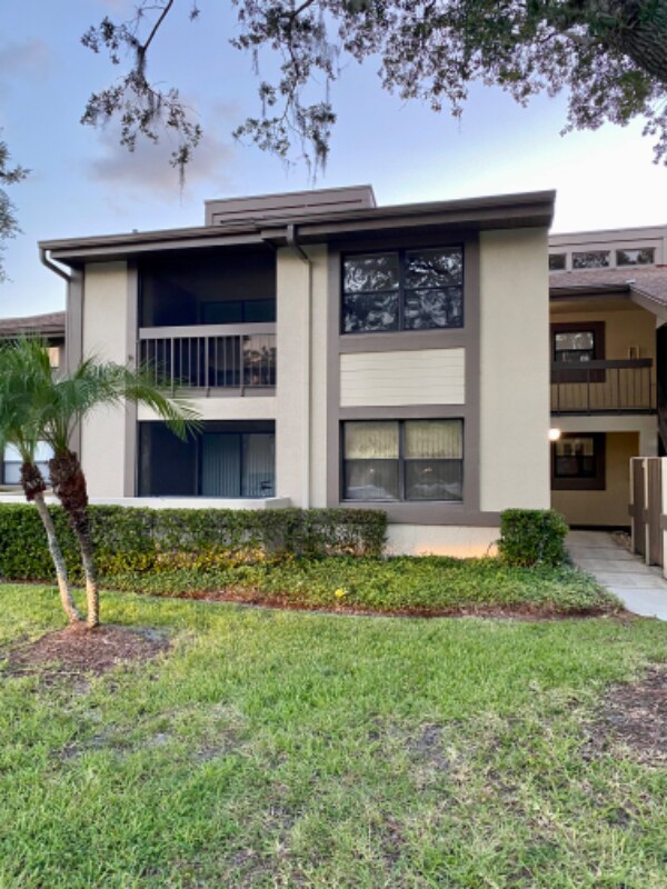 Building Photo - 206 Woodlake Wynde