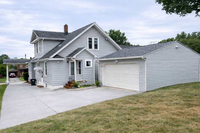 Foto del edificio - 369 E Tuscarawas Ave