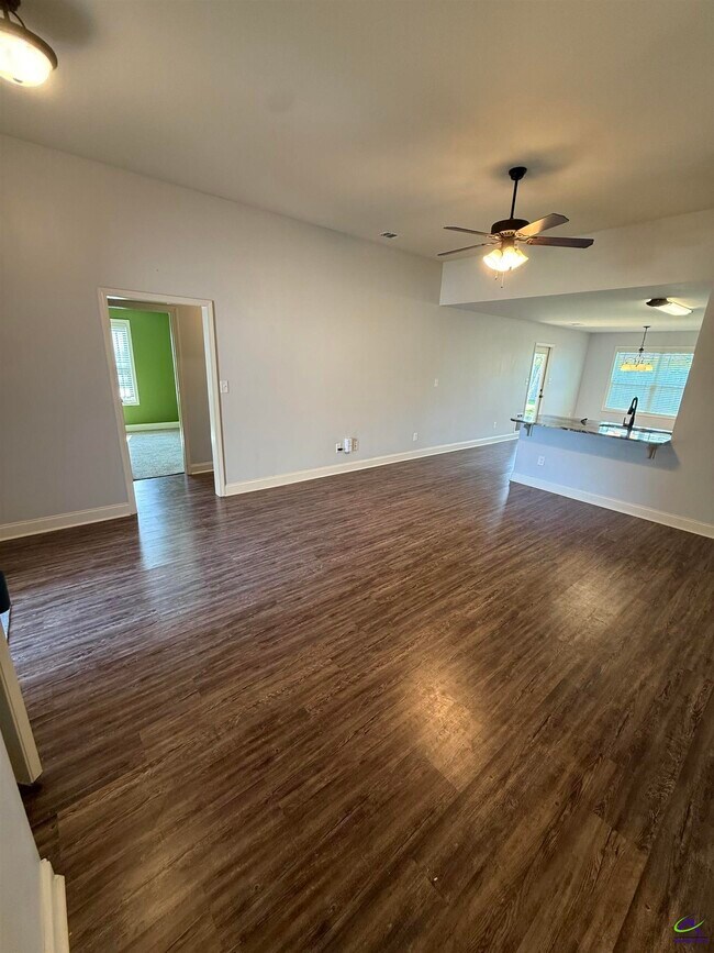 Foto del edificio - 109 Milford Cir