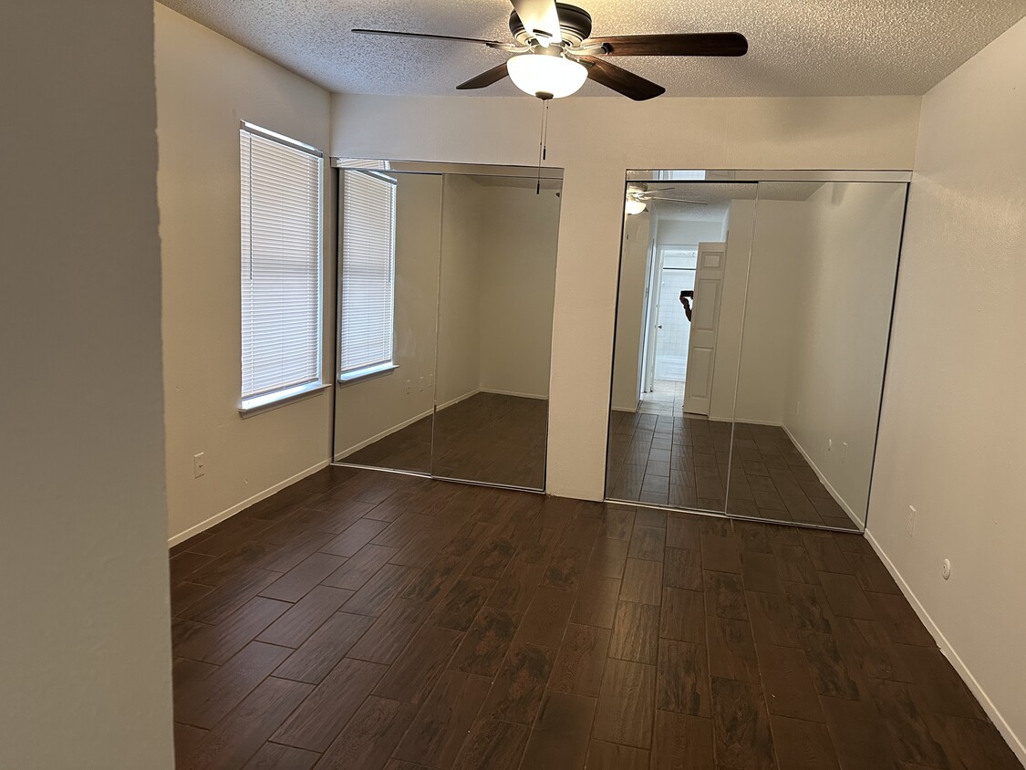 Foto principal - 9170 Forest Ln